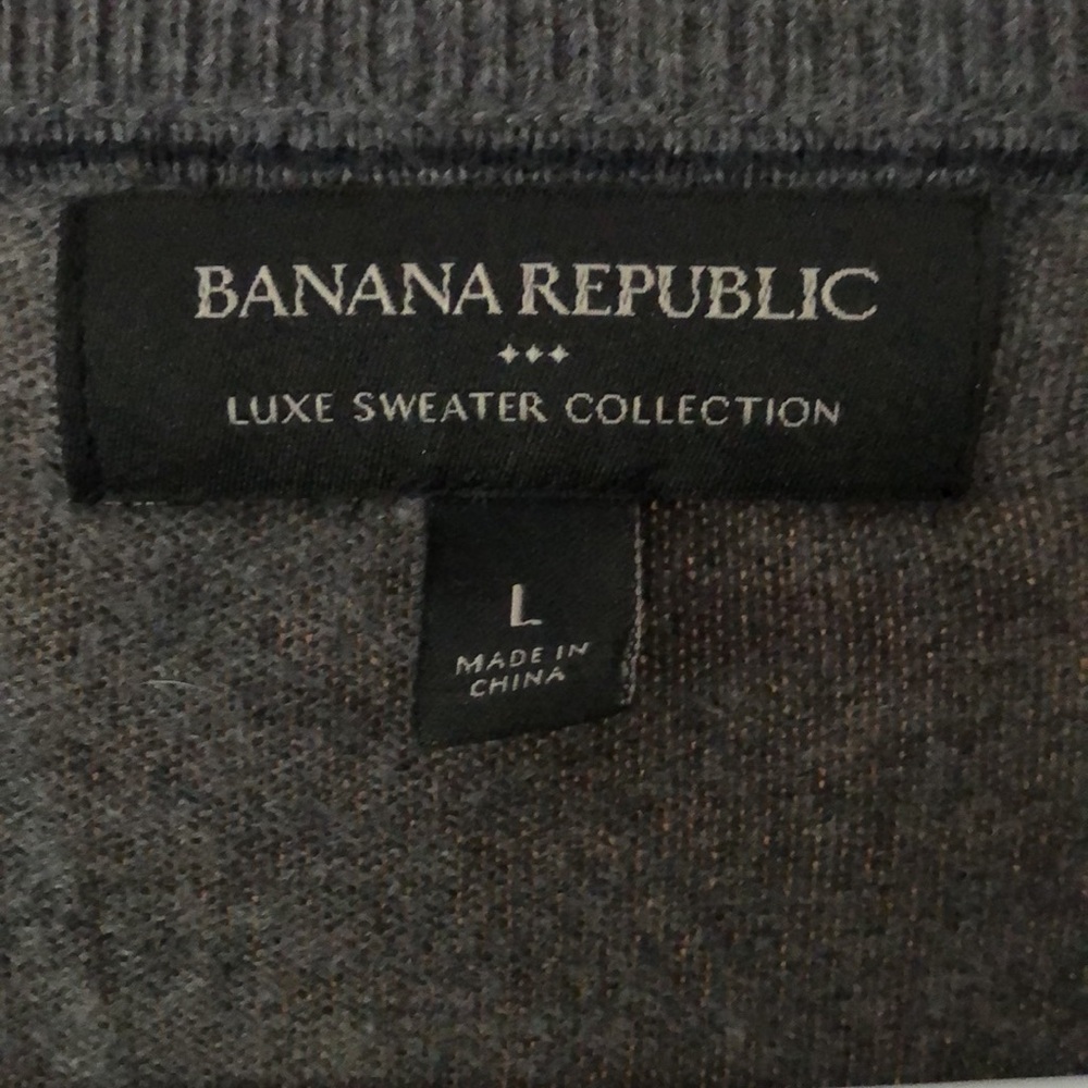 Banana Republic Gray Luxe Sweater Collection in size Large V-neck lightweight - Picture 2 of 6